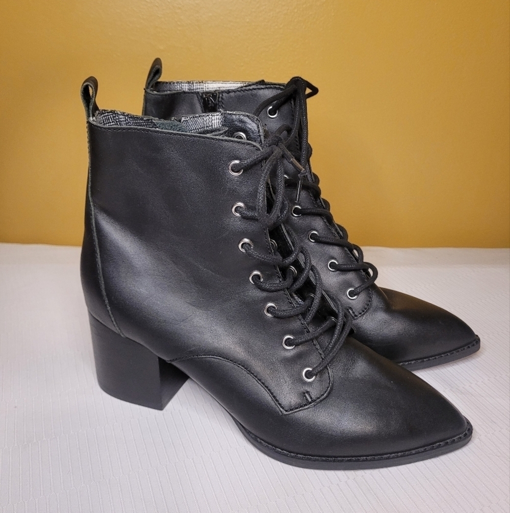 NWOT Split Size Seychelles Trench Lace-Up Pointed Toe Booties Boots sz 7.5R & 9L